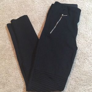 Black ribbed leggings